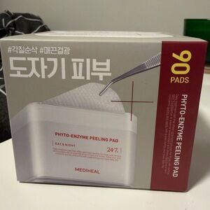 Phyto-Enzyme Peeling Pad - 90 Count, Red and White